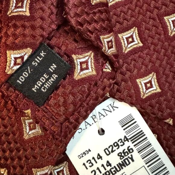 JOS. A. BANK Burgundy Square Pattern Tie - Picture 6 of 9